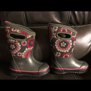 BOGS girls winter boots (size 10)